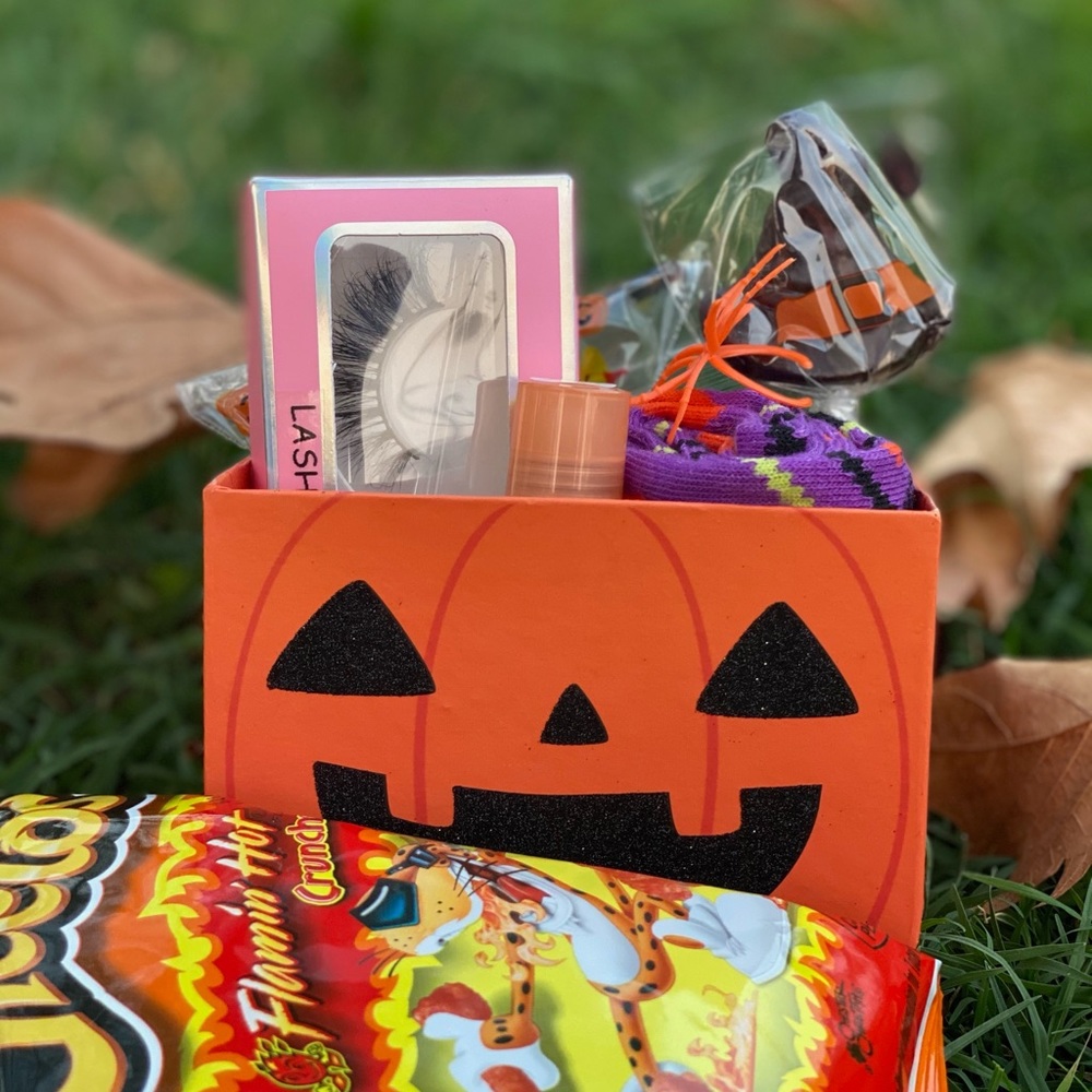 Spooky Baskets - Picture 3 of 3